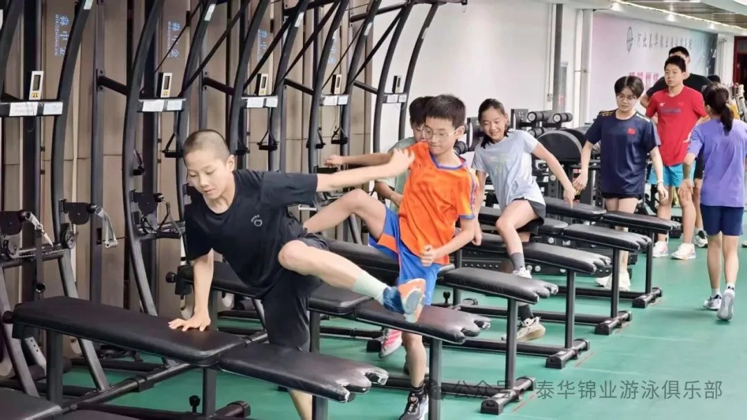 河北泰华锦业游泳俱乐部冬训：理想万千 拼搏为先